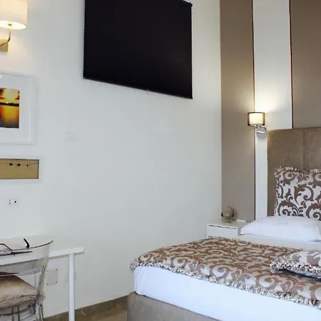 Aparthotel Cesarina 4*